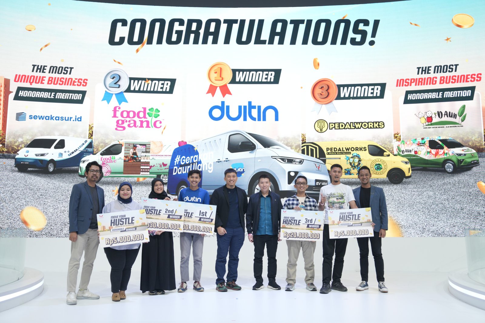 Wuling mengumumkan pemenang kompetisi Move Your Hustle Bersama Mitra EV di GIIAS 2025. Foto: dok. Wuling